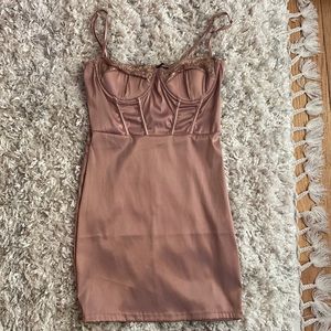 Fashion Nova mauve dress